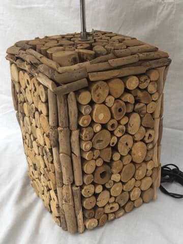 Lampe à poser carrée bois recyclé