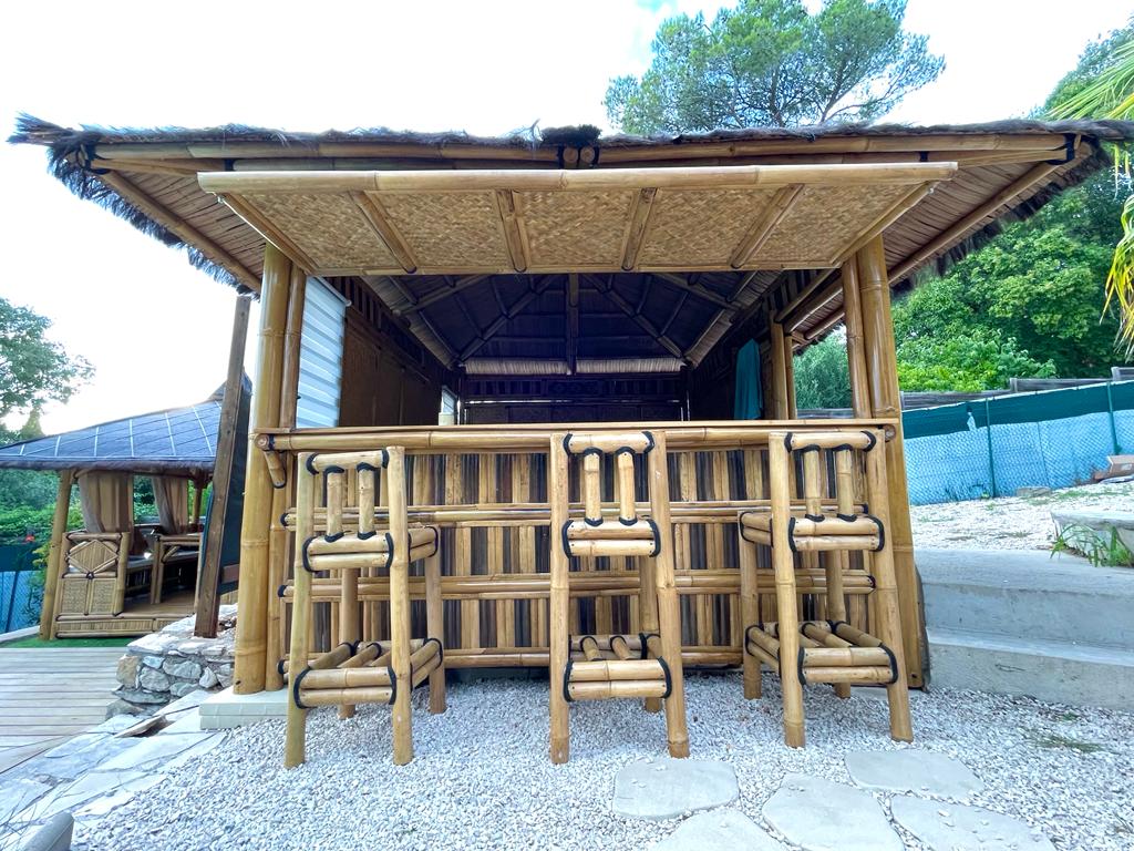 Paillote en bambou, abri de spa ou cuisine de jardin